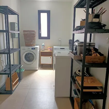 Maison Neuve 200m2 Climatisee Avec Sa Piscine Chauffee, Proche De La Plage Et Des Commerces Villa *