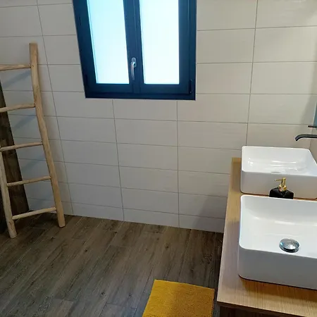 Villa Maison Neuve 200m2 Climatisee Avec Sa Piscine Chauffee, Proche De La Plage Et Des Commerces *